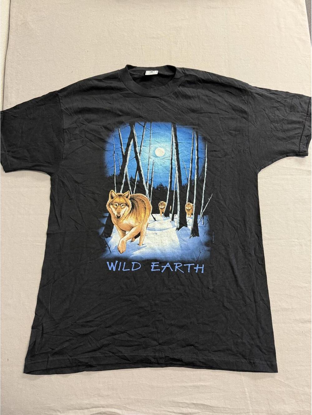 Vintage Wild Earth T-shirt Full Moon Wolf Pack Snow Hunt - L